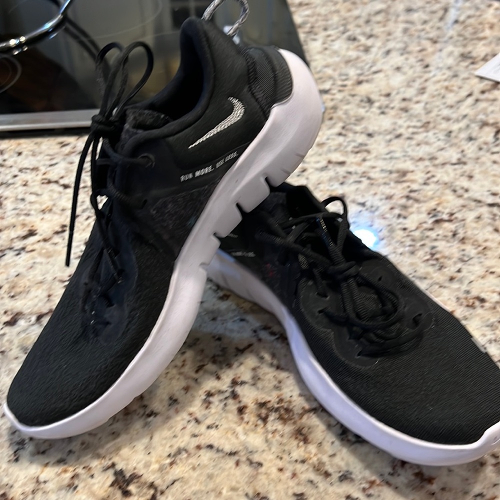 Size 9 Nike run flex black
